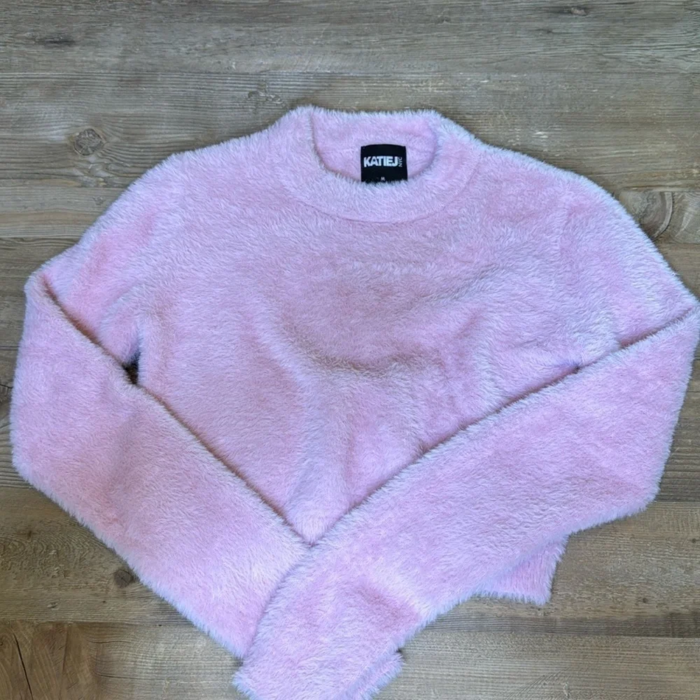 TWEEN MARA SWEATER Size M (8-10) cropped depending on size.